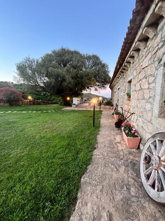 Вилла Cantina&Agriturismo Canu Луогозанто Экстерьер фото